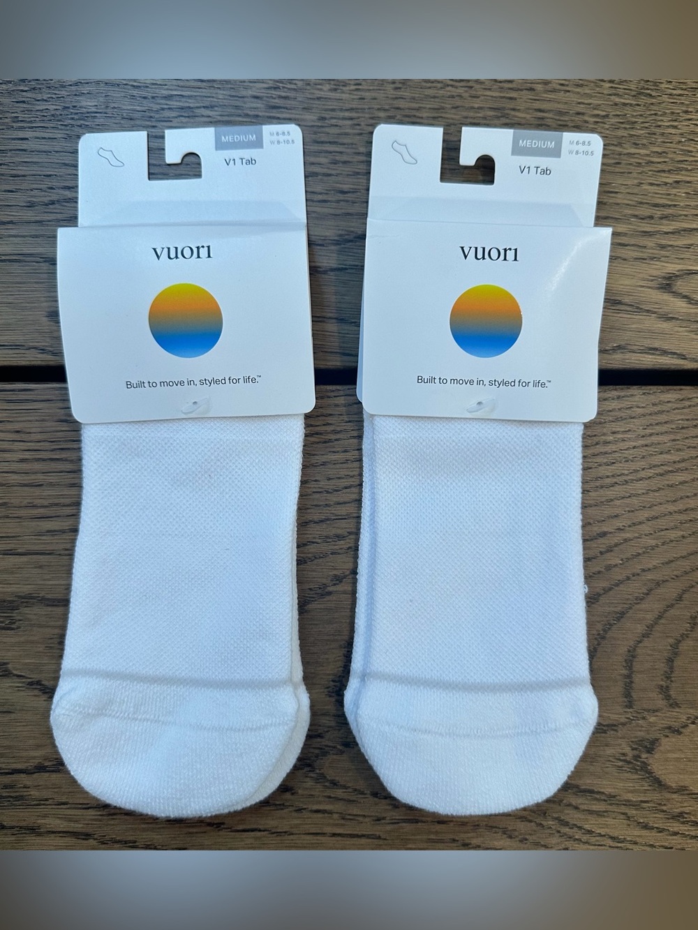 Vuori V1 Tab Socks White Medium Unisex 2 Pair Bundle NWT